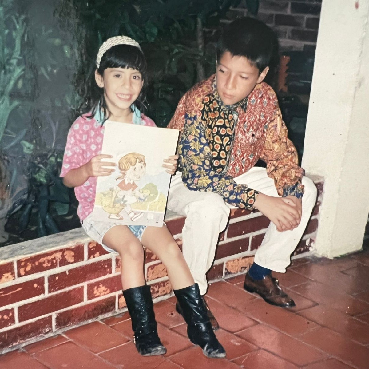 Anyeli y yo de niños